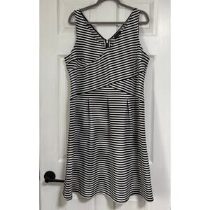 Lane Bryant Women's Striped V-Neck Sleeveless Pleated Dress Size 16